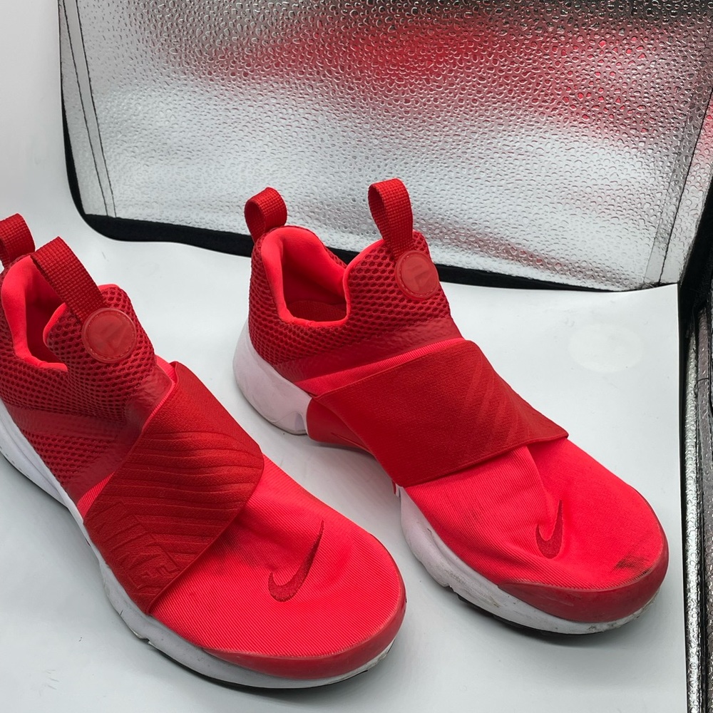 Nikes pinkish red sneakers size 6